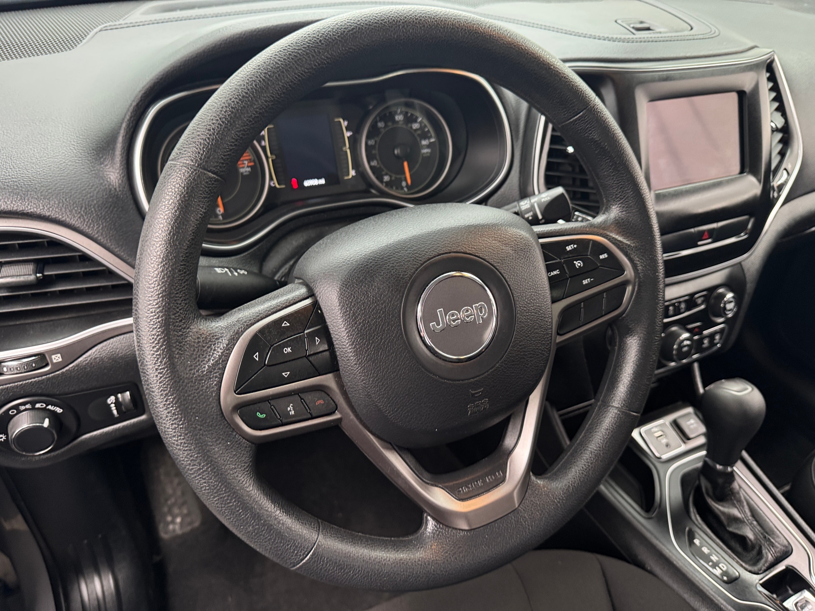 Thumbnail: 2020 Jeep Cherokee - 5