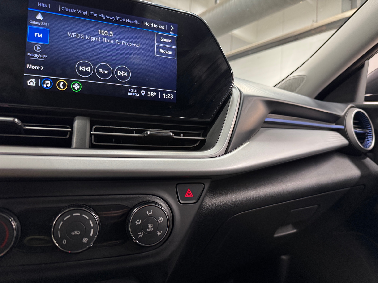 Thumbnail: 2024 Chevrolet Trax - 4