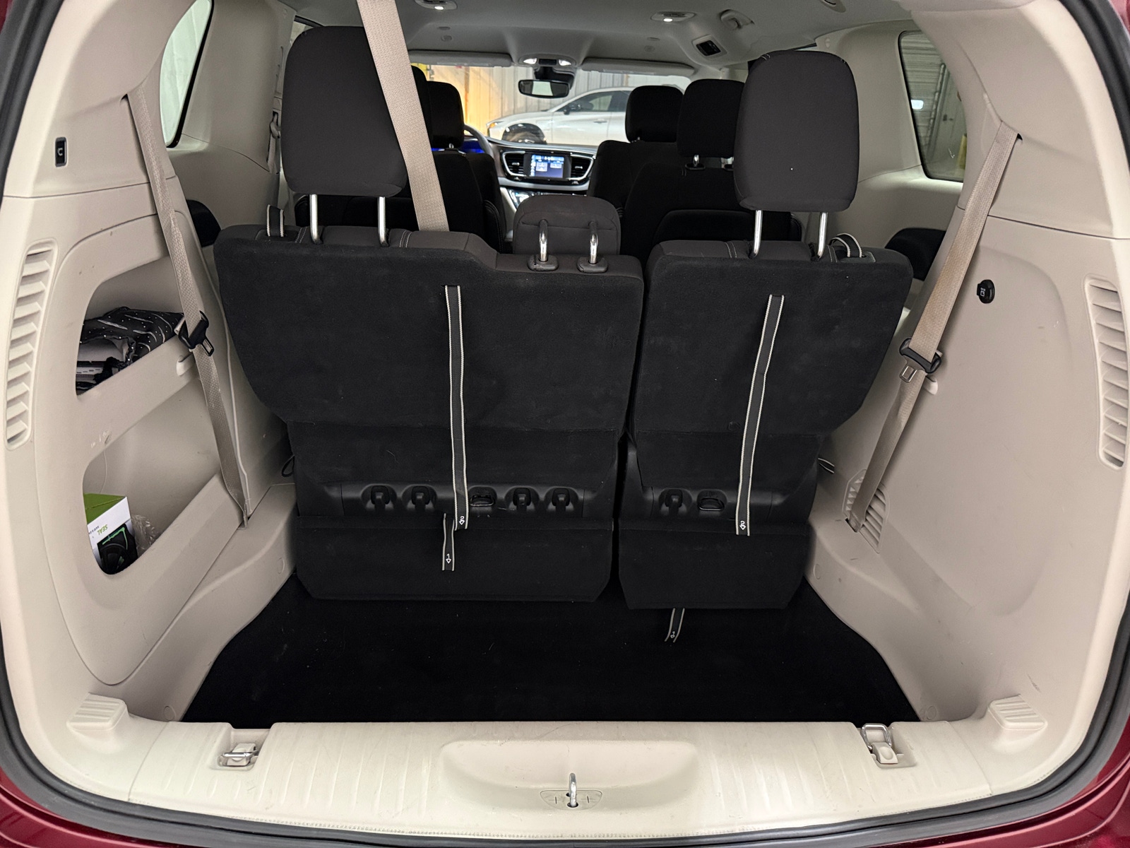 Thumbnail: 2023 Chrysler Voyager - 7