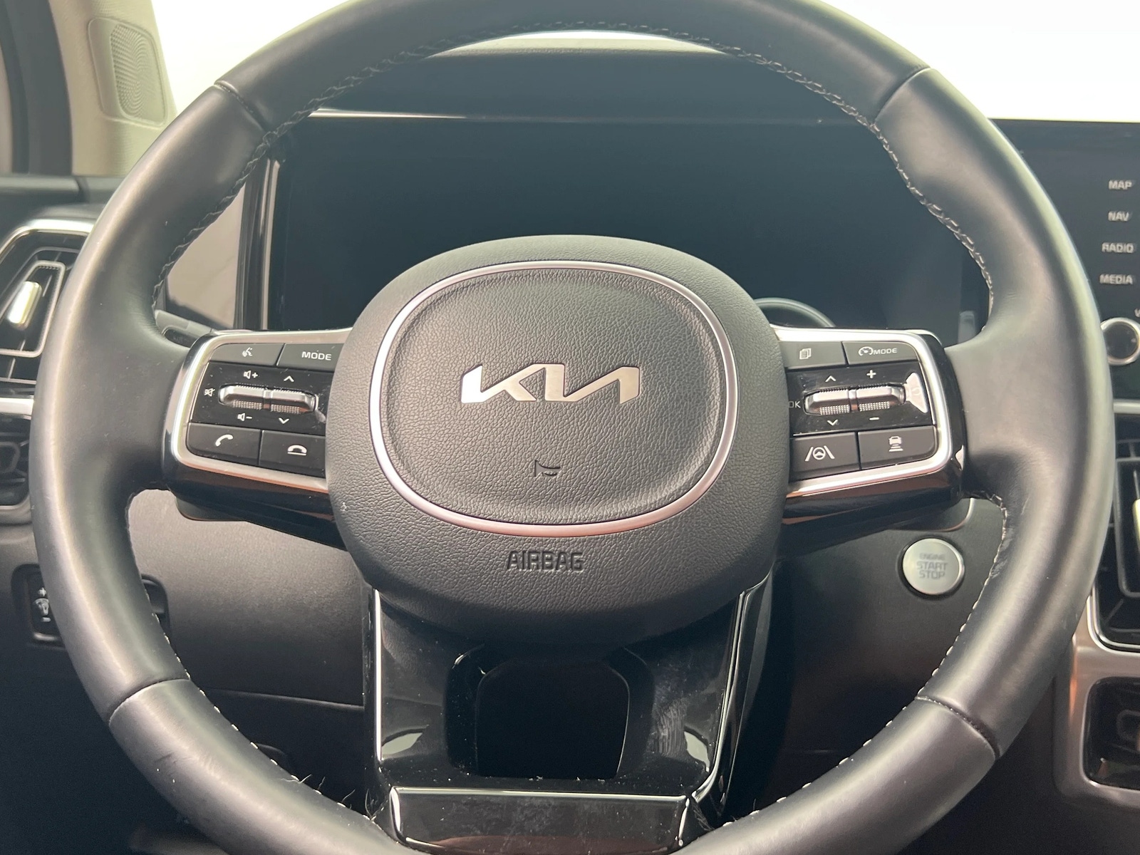 Thumbnail: 2023 Kia Sorento - 4