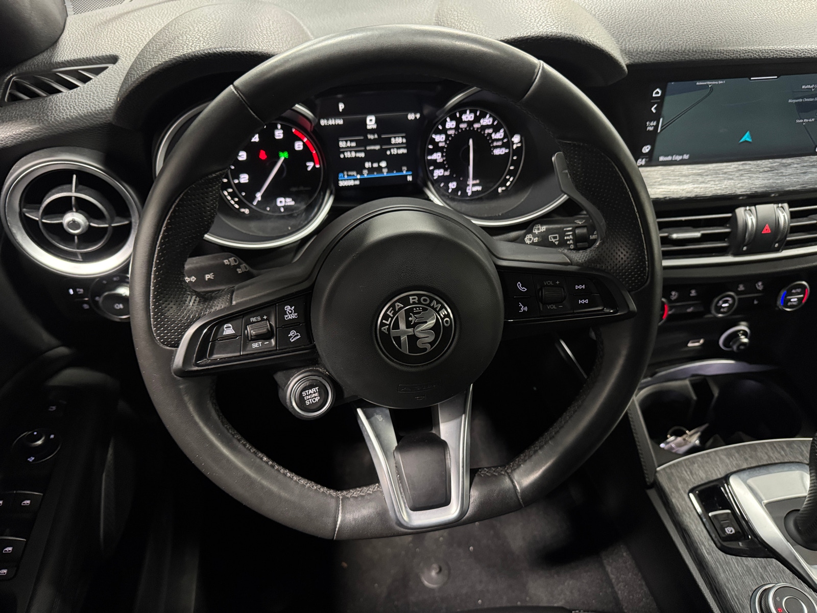 Thumbnail: 2022 Alfa Romeo Stelvio - 4