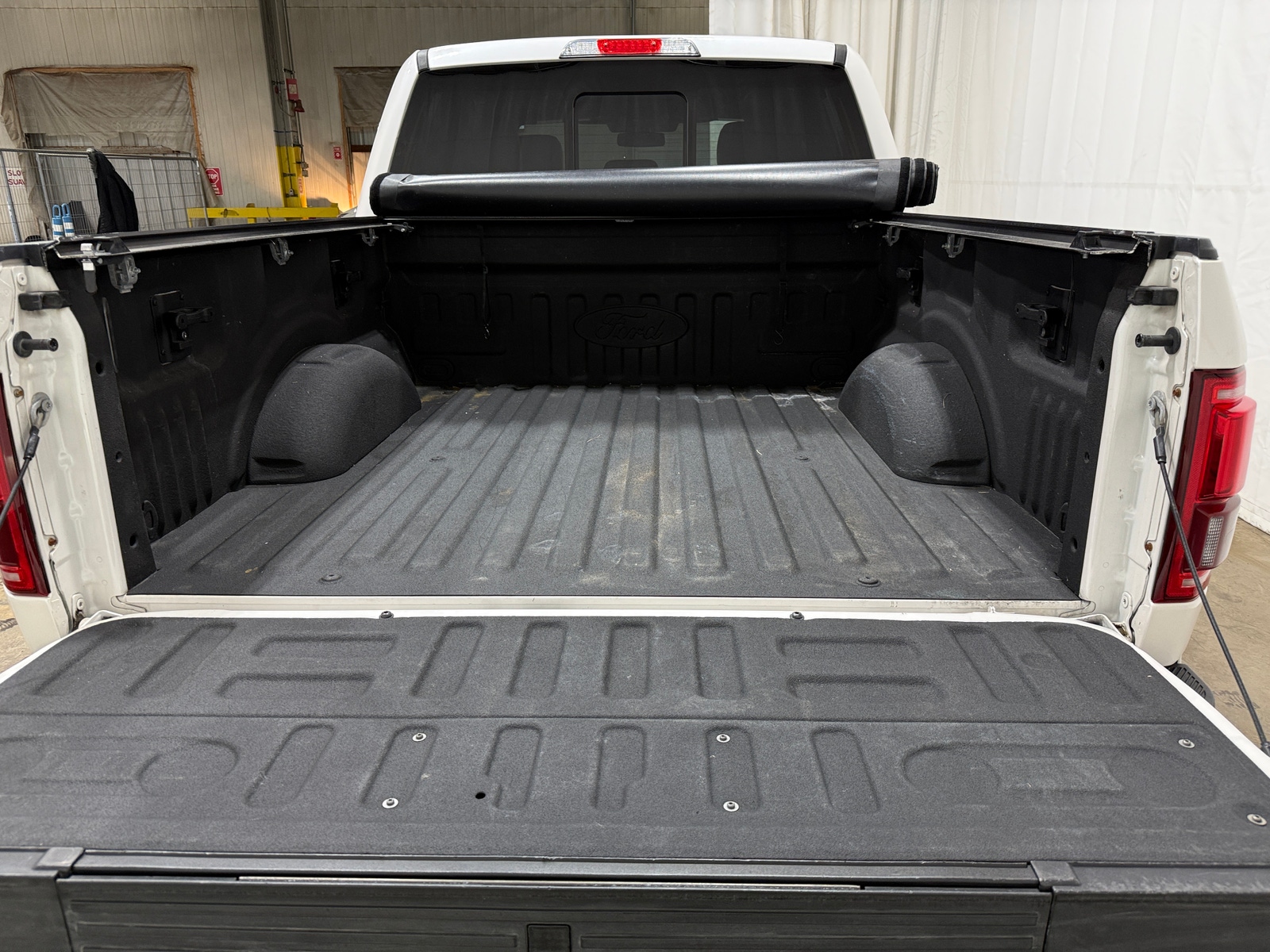 Thumbnail: 2016 Ford Econoline - 6