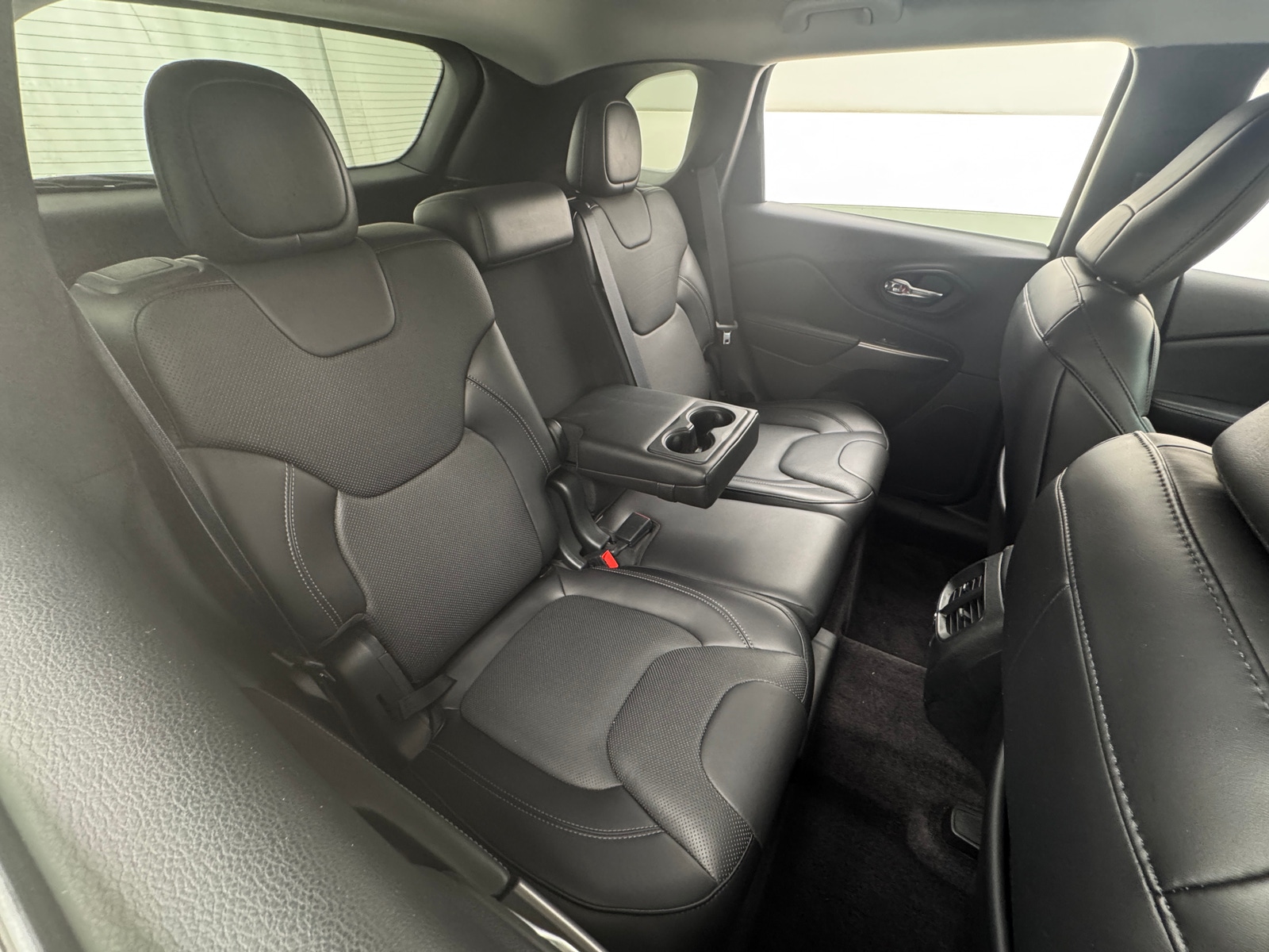 Thumbnail: 2019 Jeep Cherokee - 5