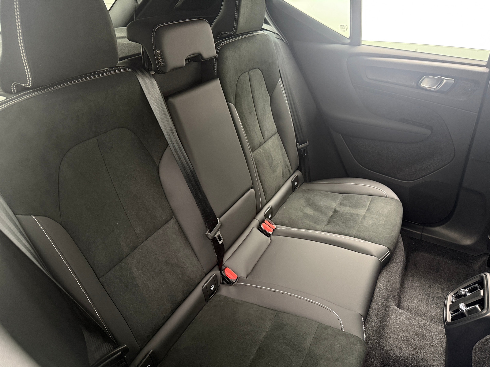 Thumbnail: 2024 Volvo XC40 - 5