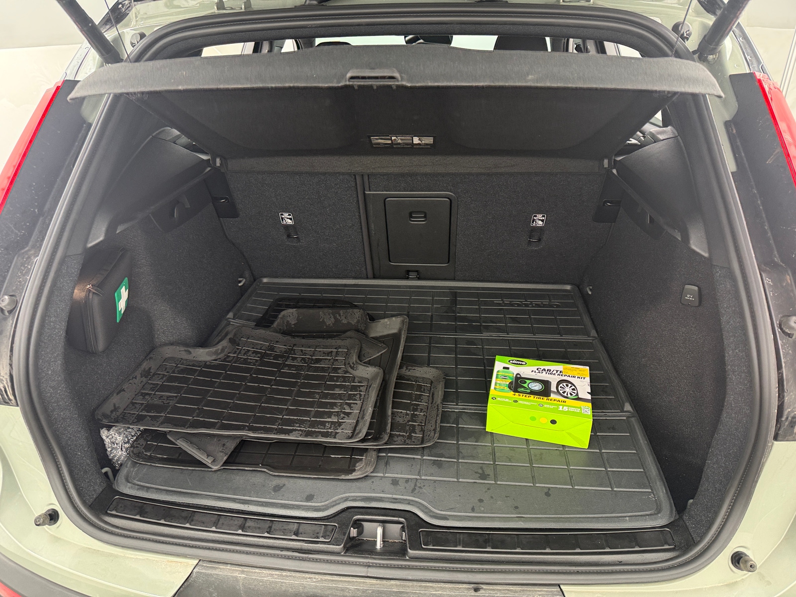 Thumbnail: 2024 Volvo XC40 - 6