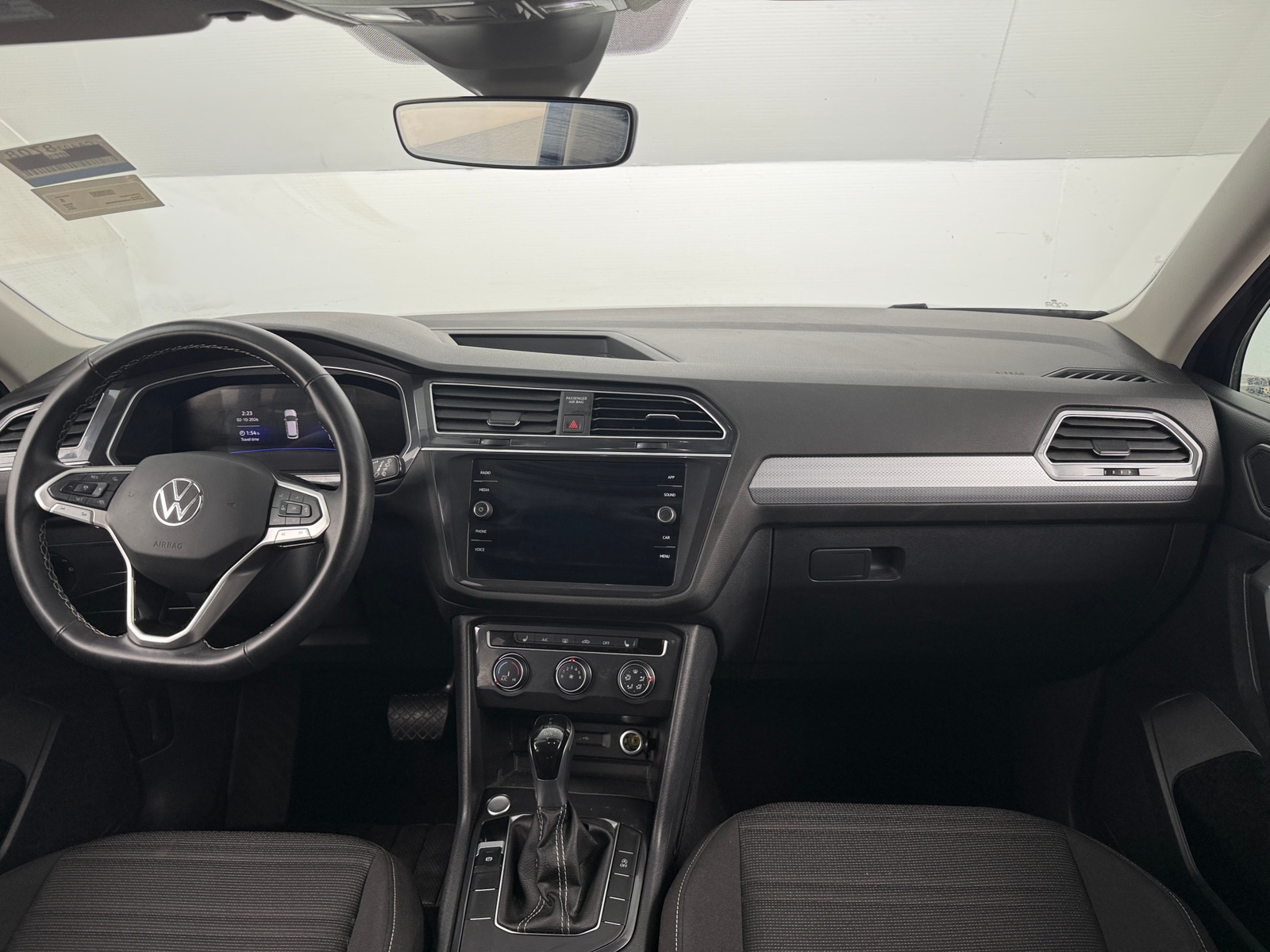 Thumbnail: 2024 Volkswagen Tiguan - 3