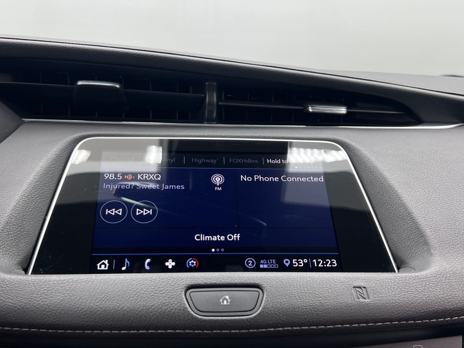 Thumbnail: 2020 Cadillac XT4 - 3