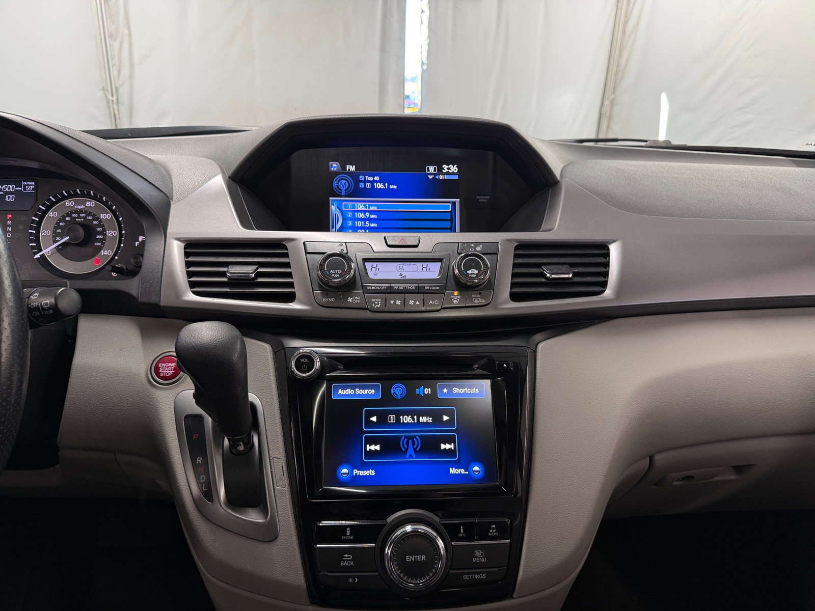 Thumbnail: 2015 Honda Odyssey - 3