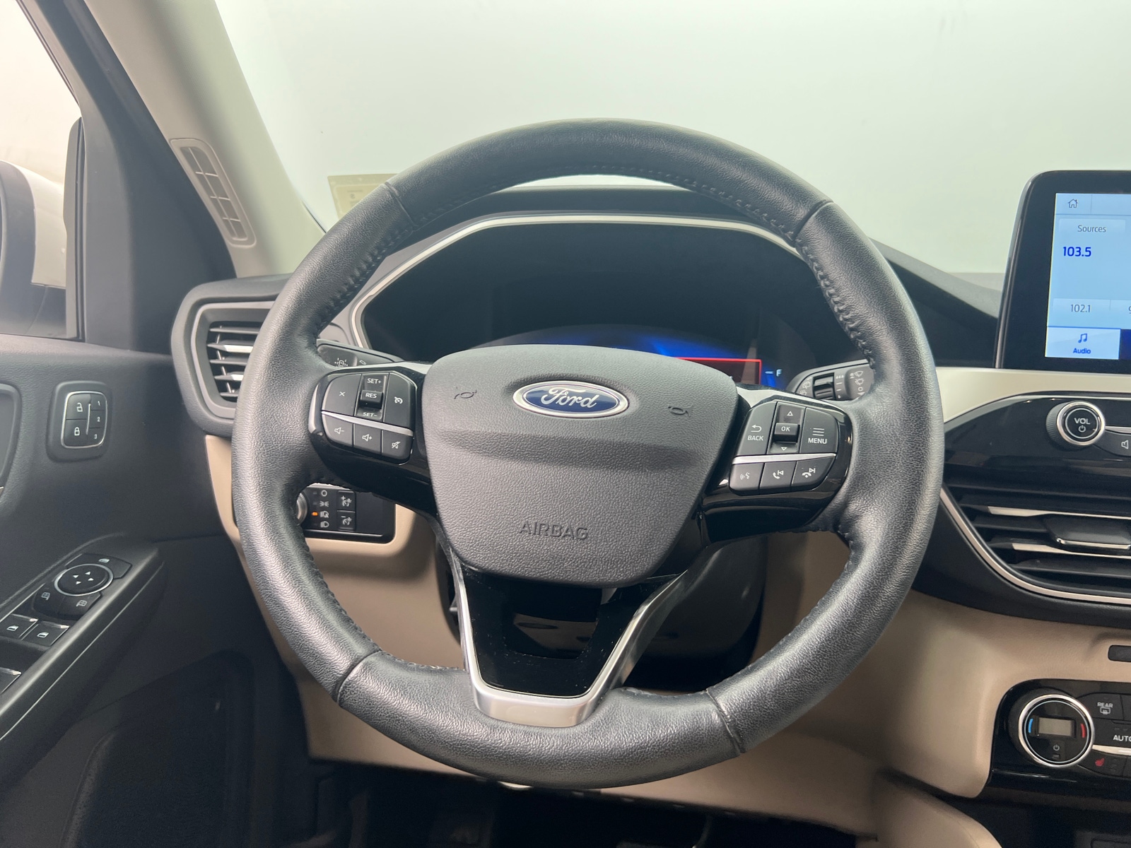 Thumbnail: 2021 Ford Escape - 4