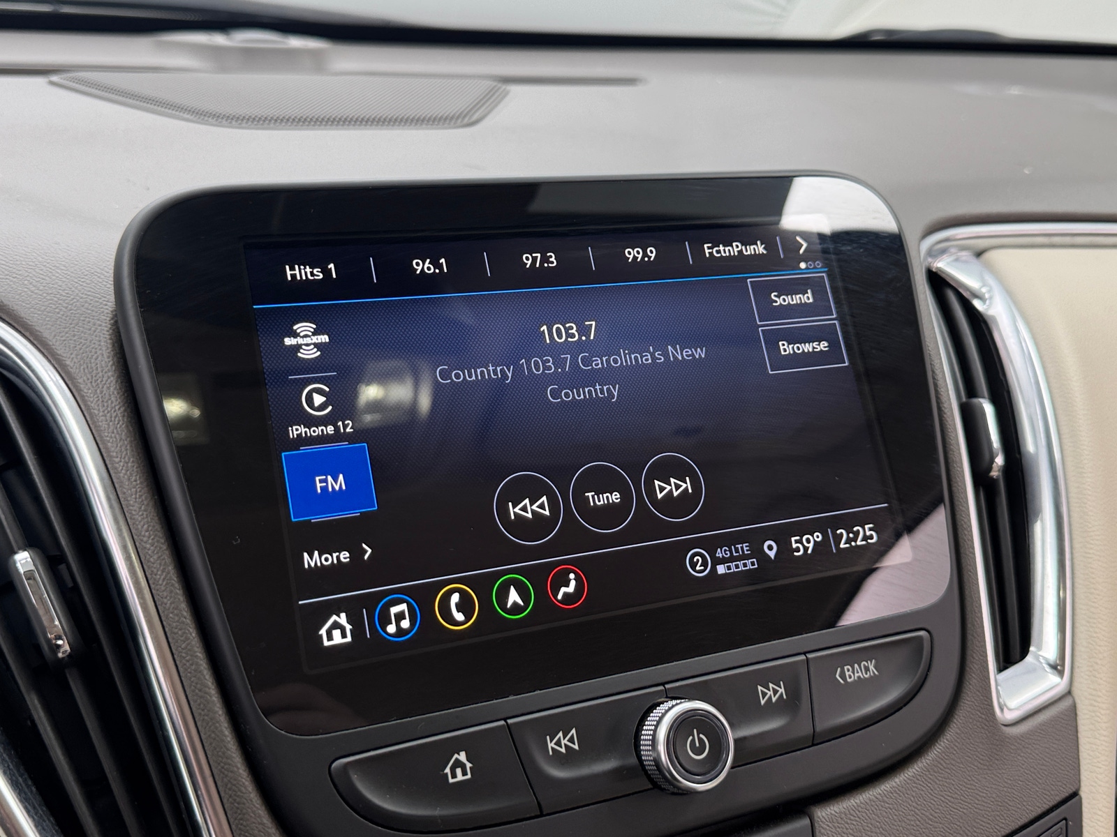 Thumbnail: 2024 Chevrolet Malibu - 3