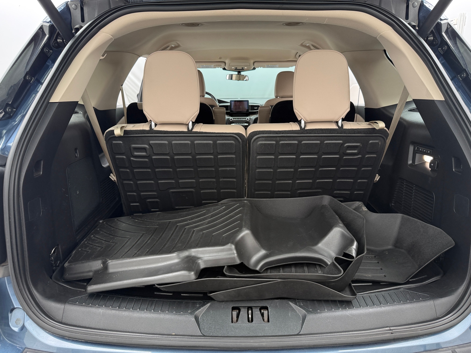 Thumbnail: 2020 Ford Explorer - 6