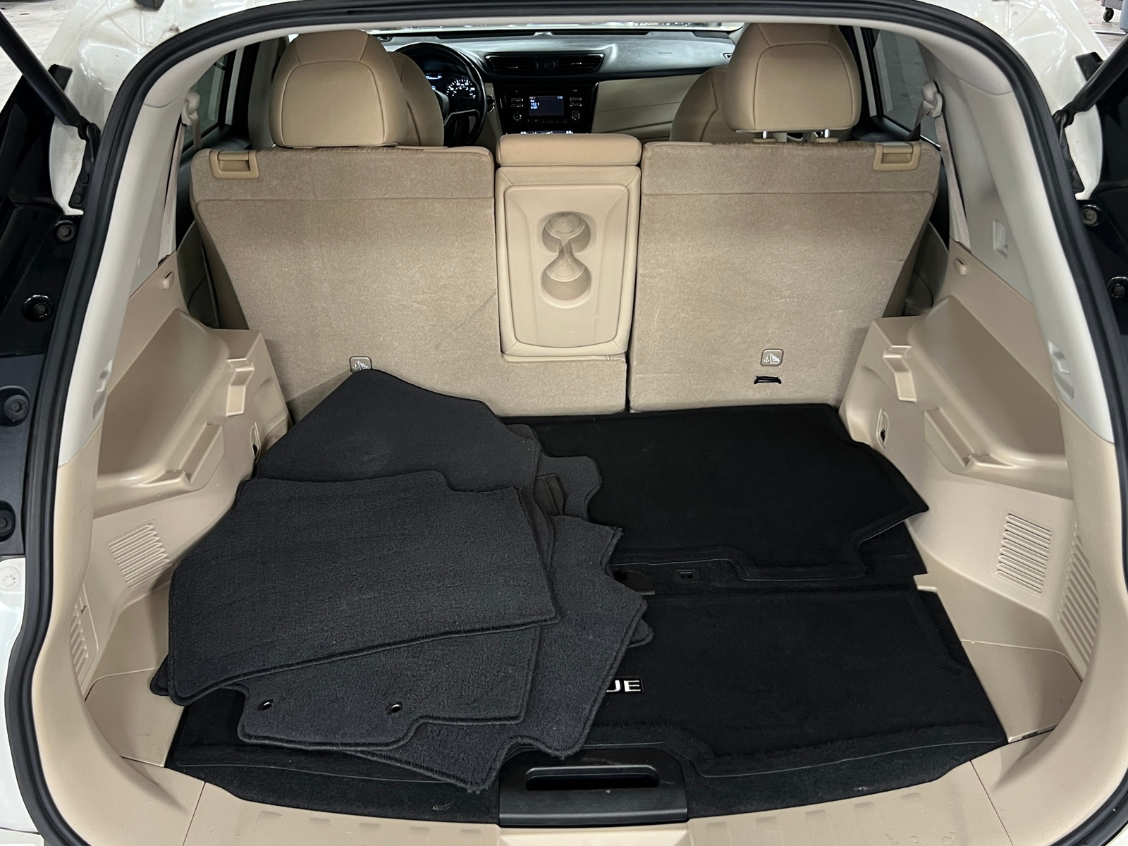 Thumbnail: 2017 Nissan Rogue - 7