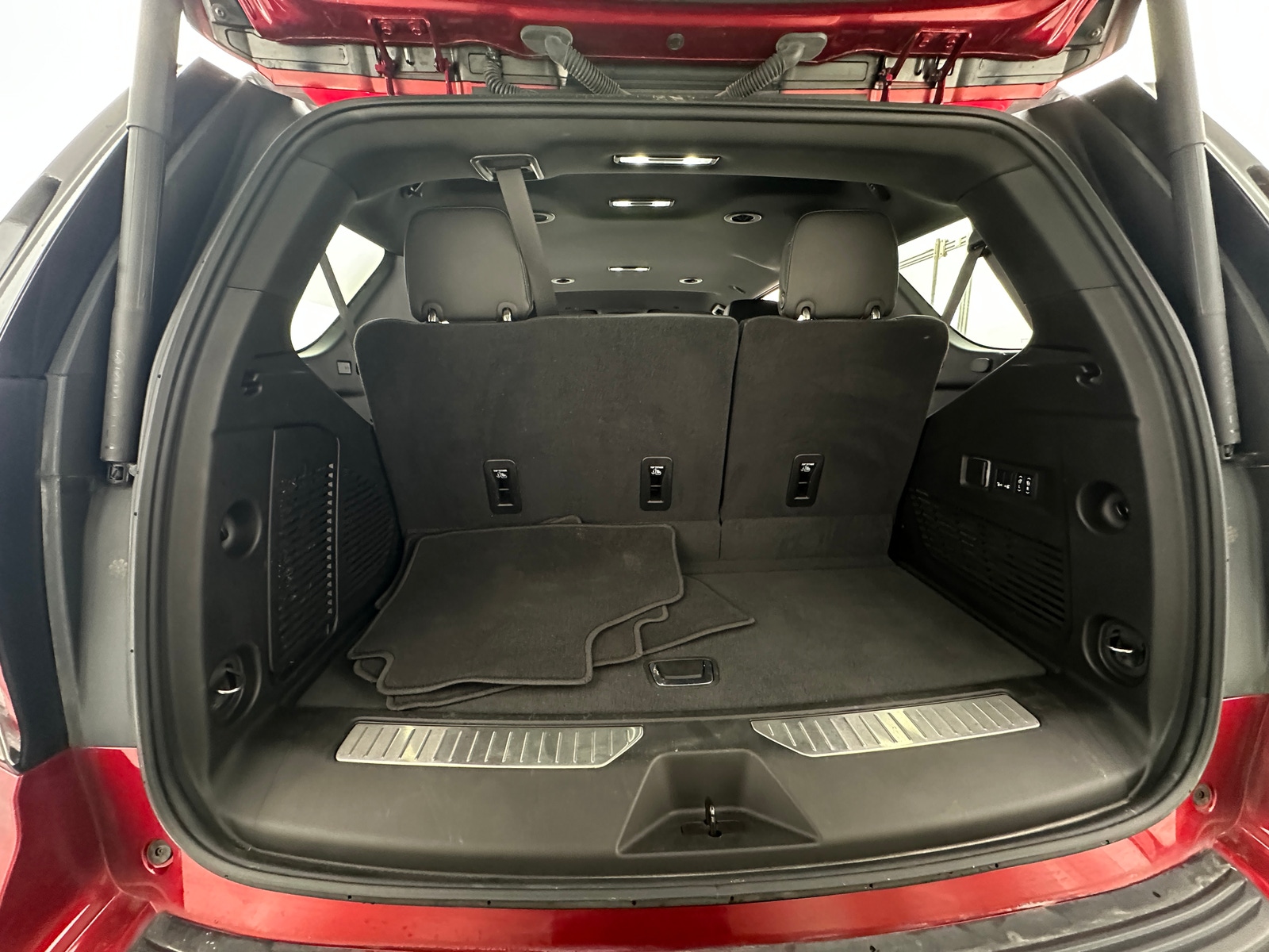 Thumbnail: 2024 Chevrolet Tahoe - 6