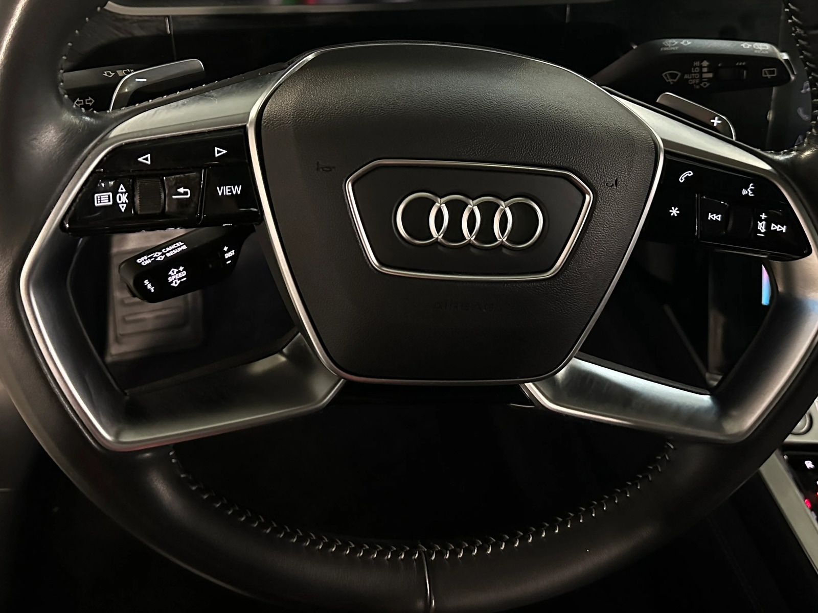 Thumbnail: 2019 Audi e-tron - 4