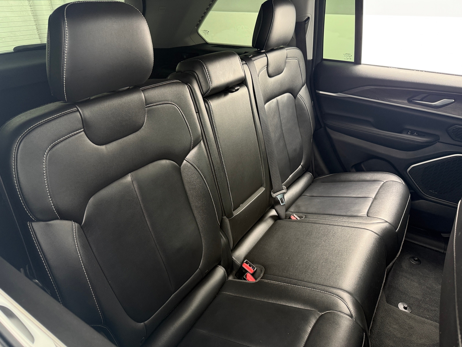 Thumbnail: 2022 Jeep Grand Cherokee - 5