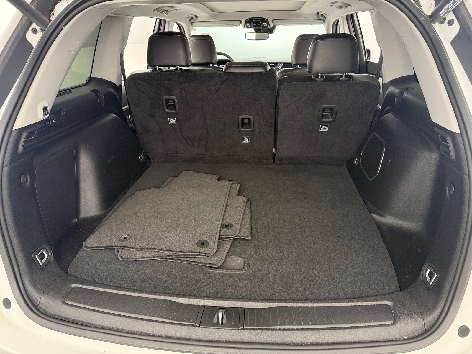 Thumbnail: 2022 Jeep Grand Cherokee - 6