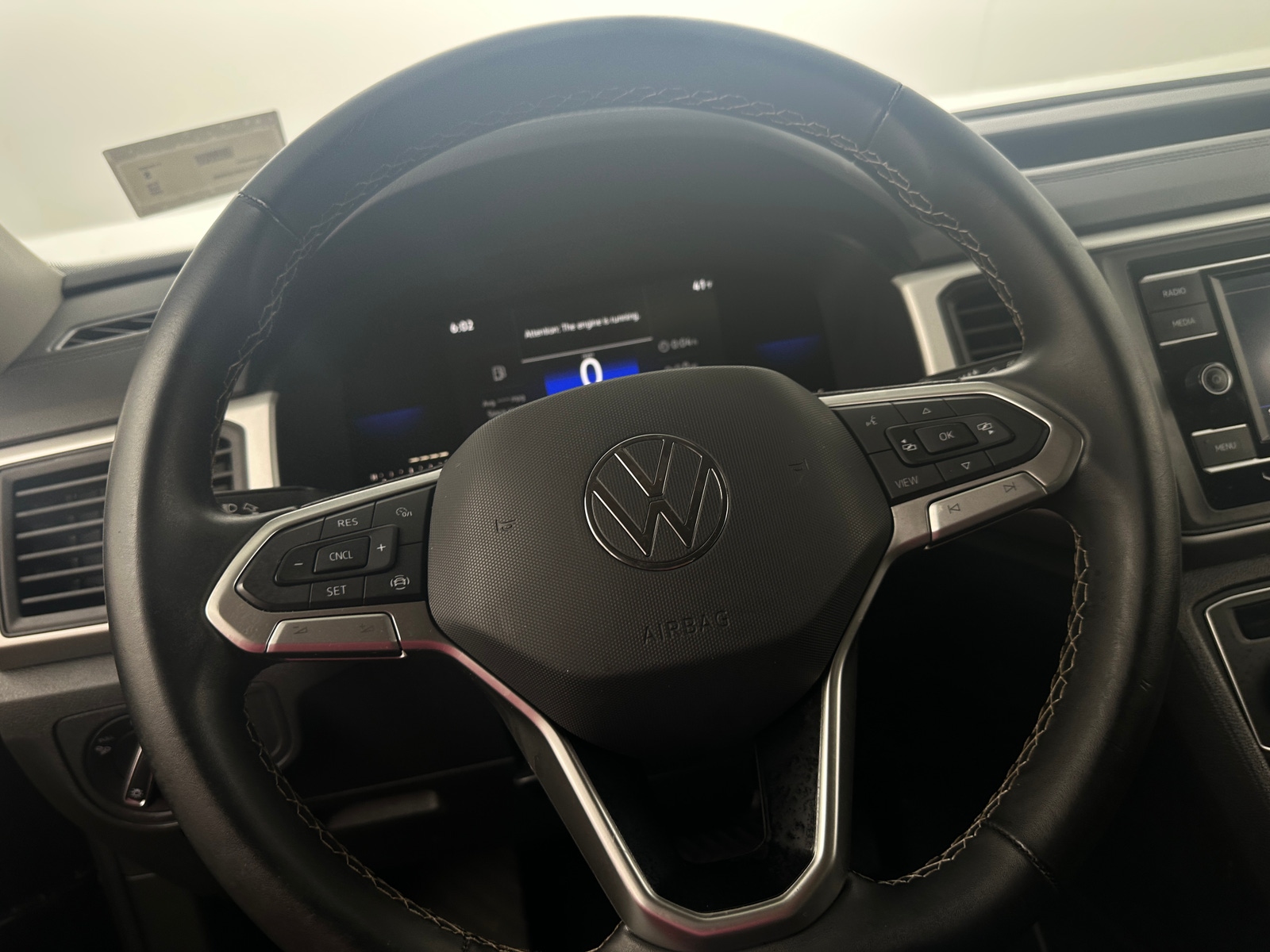 Thumbnail: 2022 Volkswagen Atlas - 4