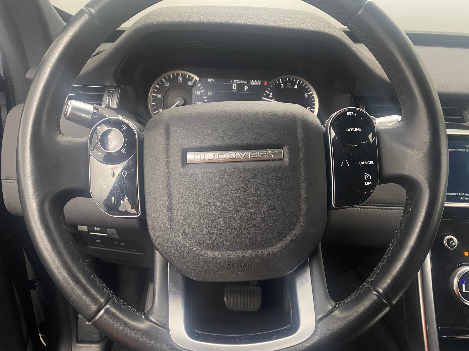 Thumbnail: 2020 Land Rover Discovery Sport - 4