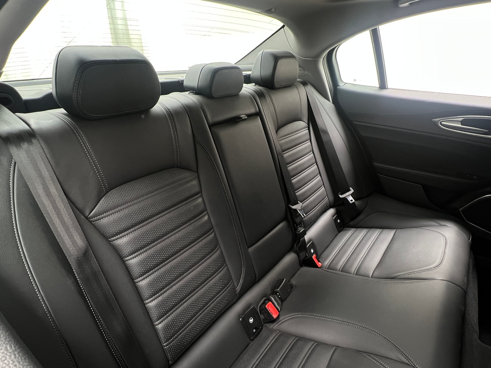 Thumbnail: 2019 Alfa Romeo Giulia - 5