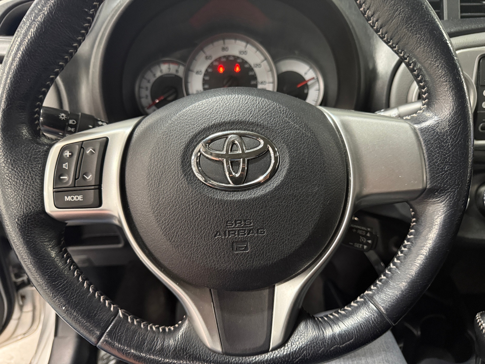 Thumbnail: 2012 Toyota Yaris - 5