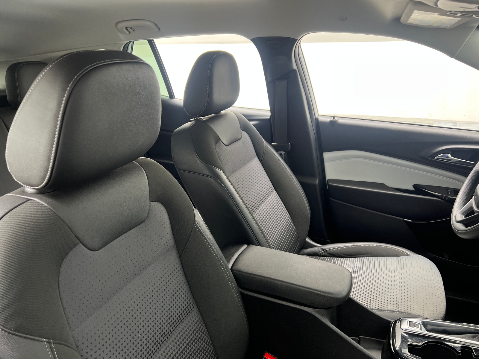 Thumbnail: 2025 Chevrolet Trax - 2