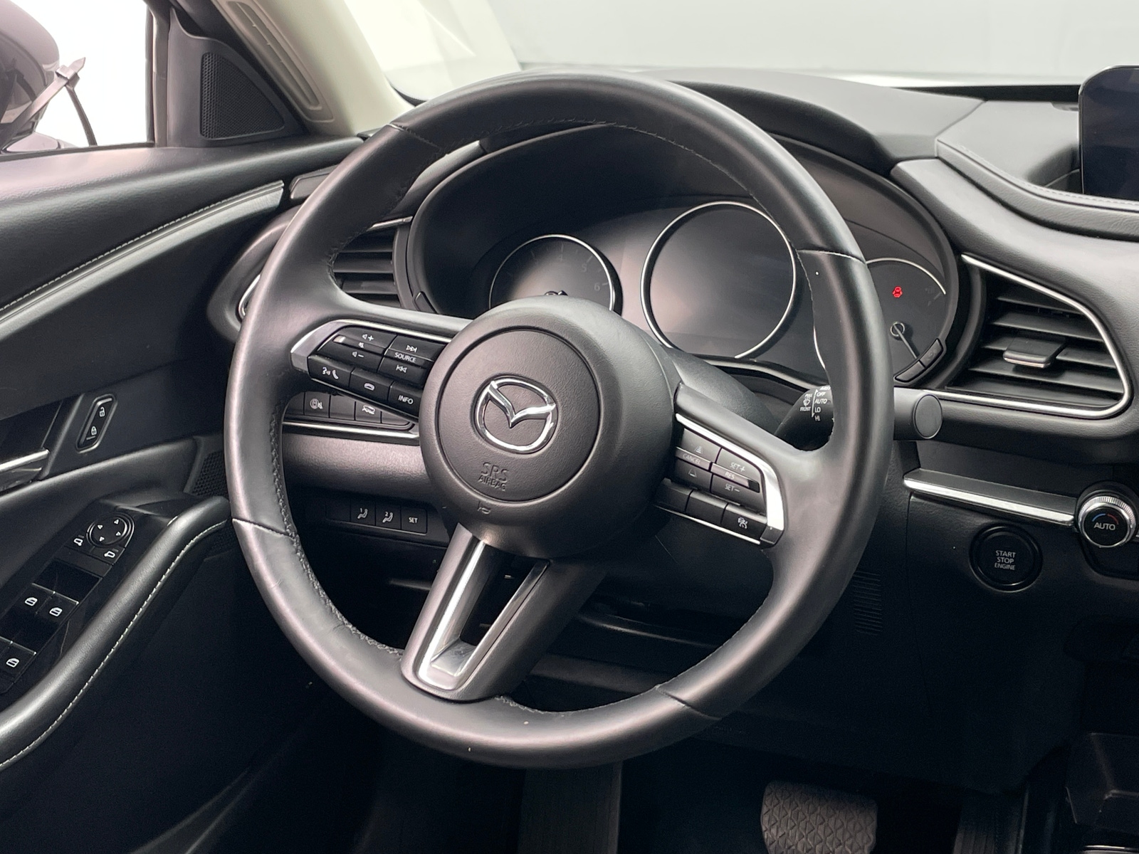 Thumbnail: 2025 Mazda CX-30 - 4