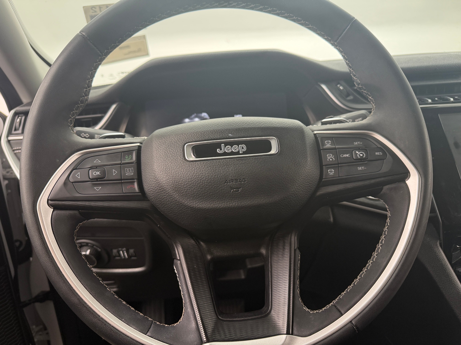 Thumbnail: 2023 Jeep Grand Cherokee - 5