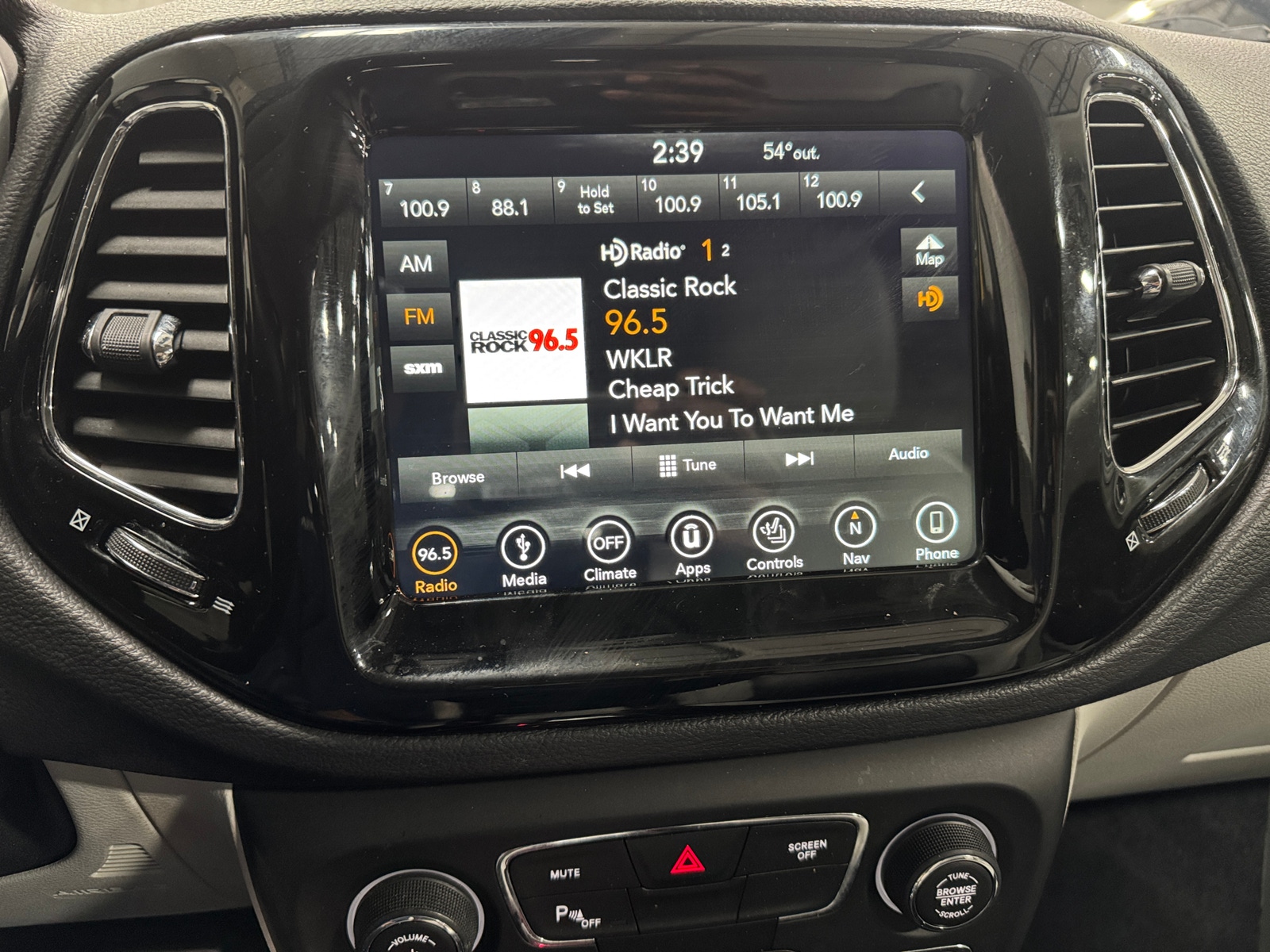 Thumbnail: 2018 Jeep Compass - 3