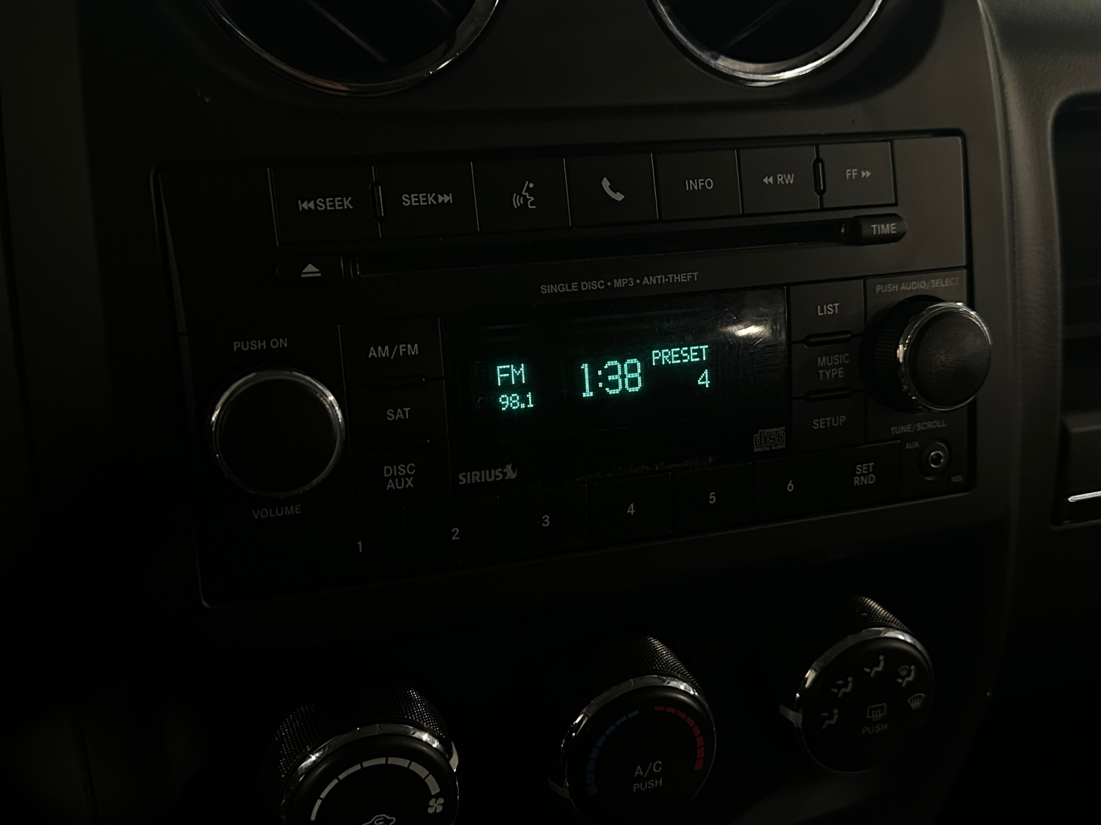 Thumbnail: 2015 Jeep Patriot - 4