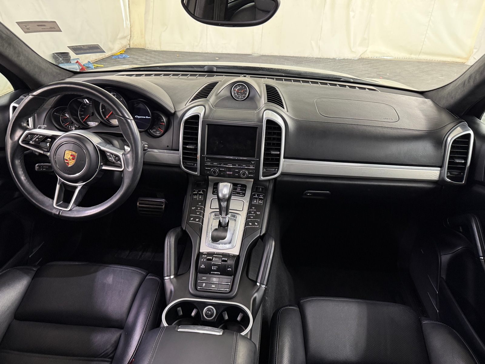 Thumbnail: 2015 Porsche Cayenne - 2