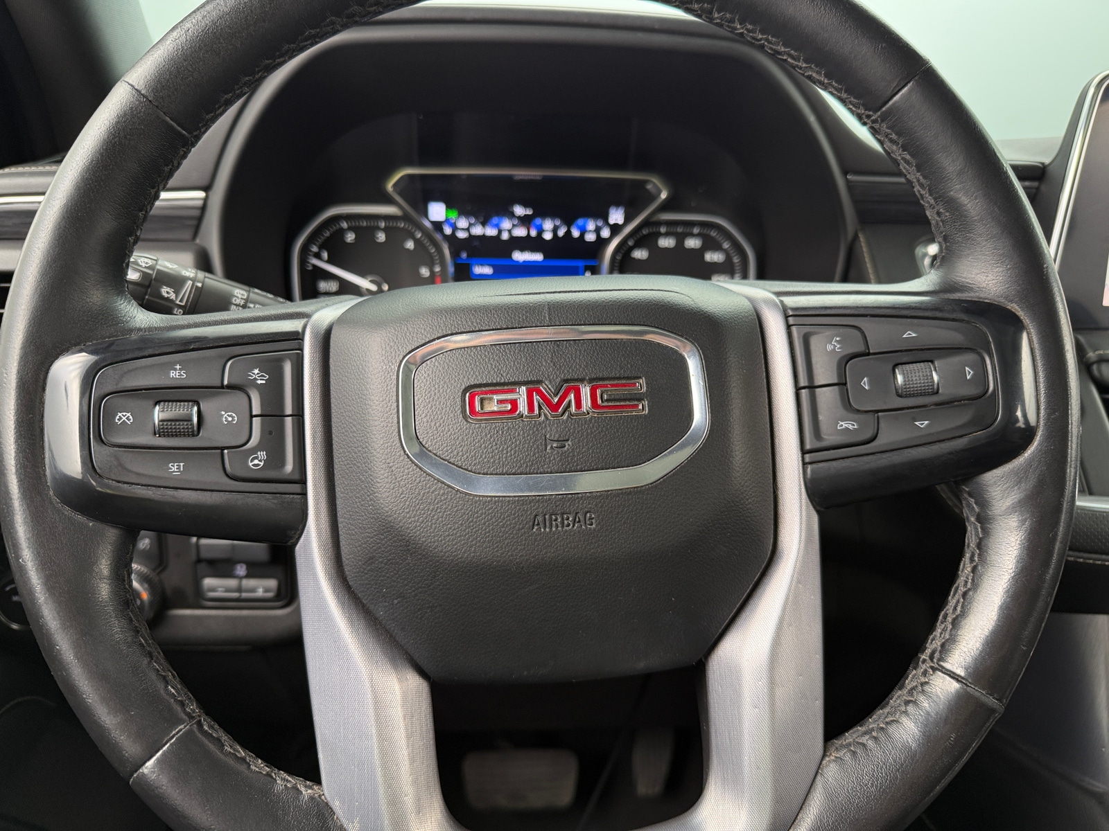 Thumbnail: 2021 GMC Yukon XL - 4