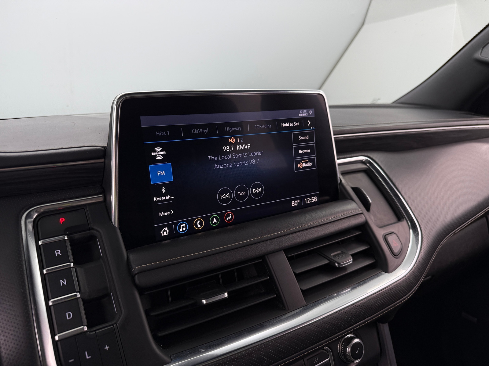 Thumbnail: 2021 GMC Yukon XL - 3