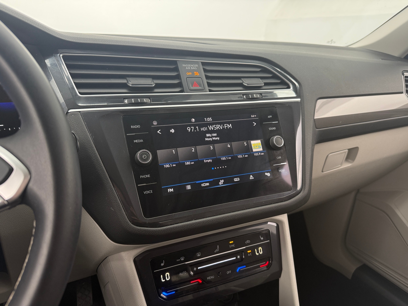 Thumbnail: 2024 Volkswagen Tiguan - 4