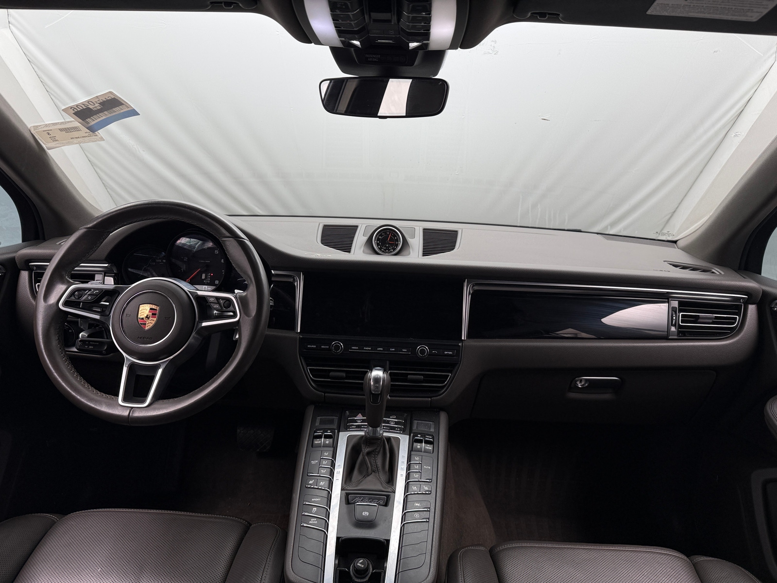 Thumbnail: 2020 Porsche Macan - 2