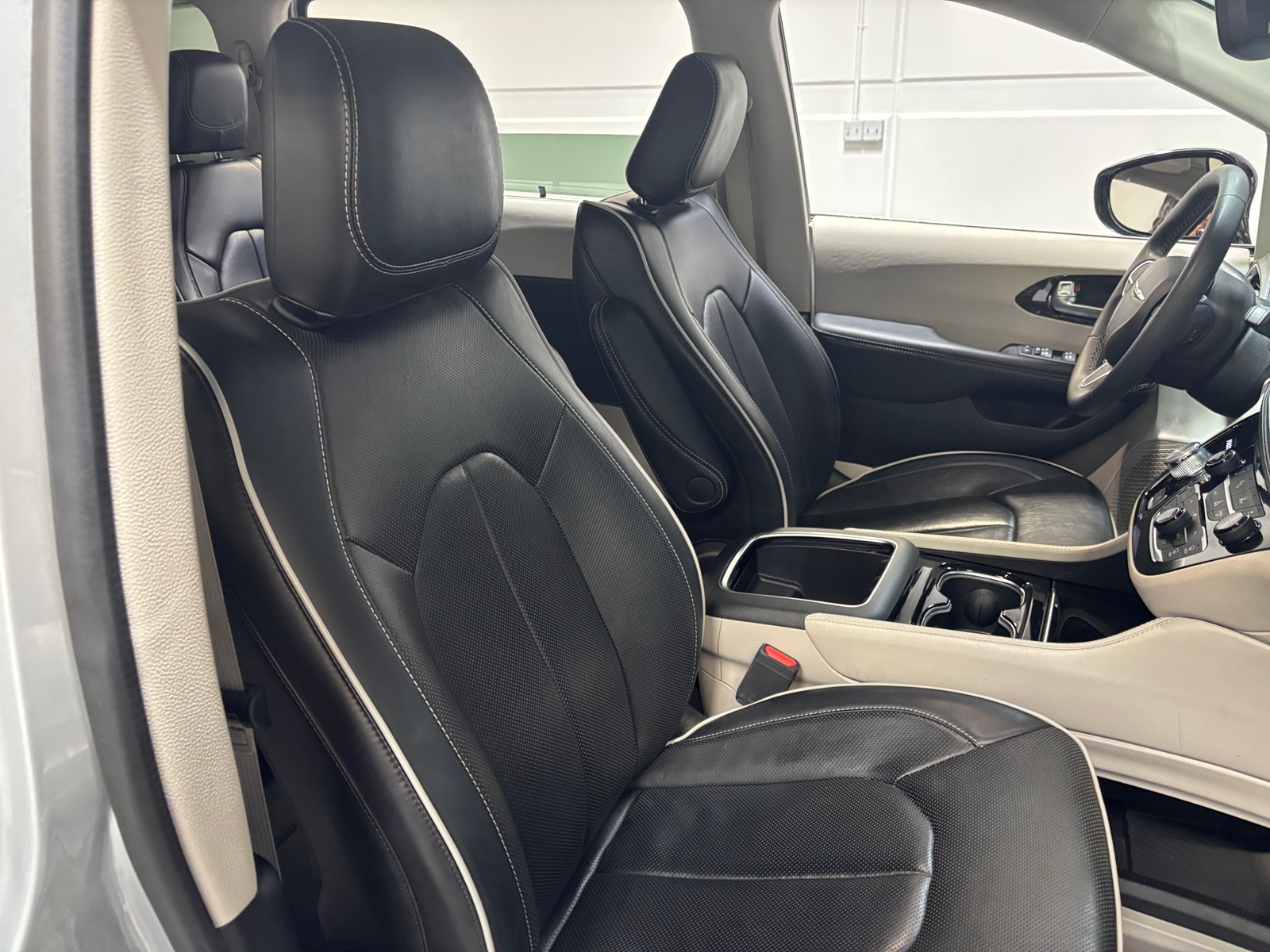 Thumbnail: 2024 Chrysler Pacifica - 2