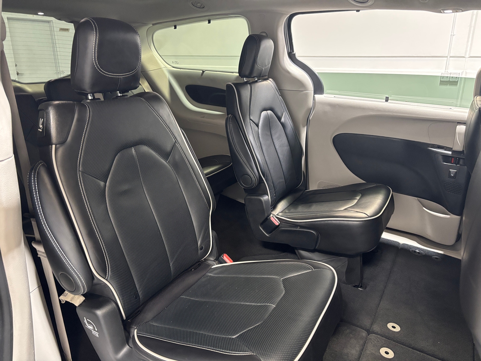 Thumbnail: 2024 Chrysler Pacifica - 6