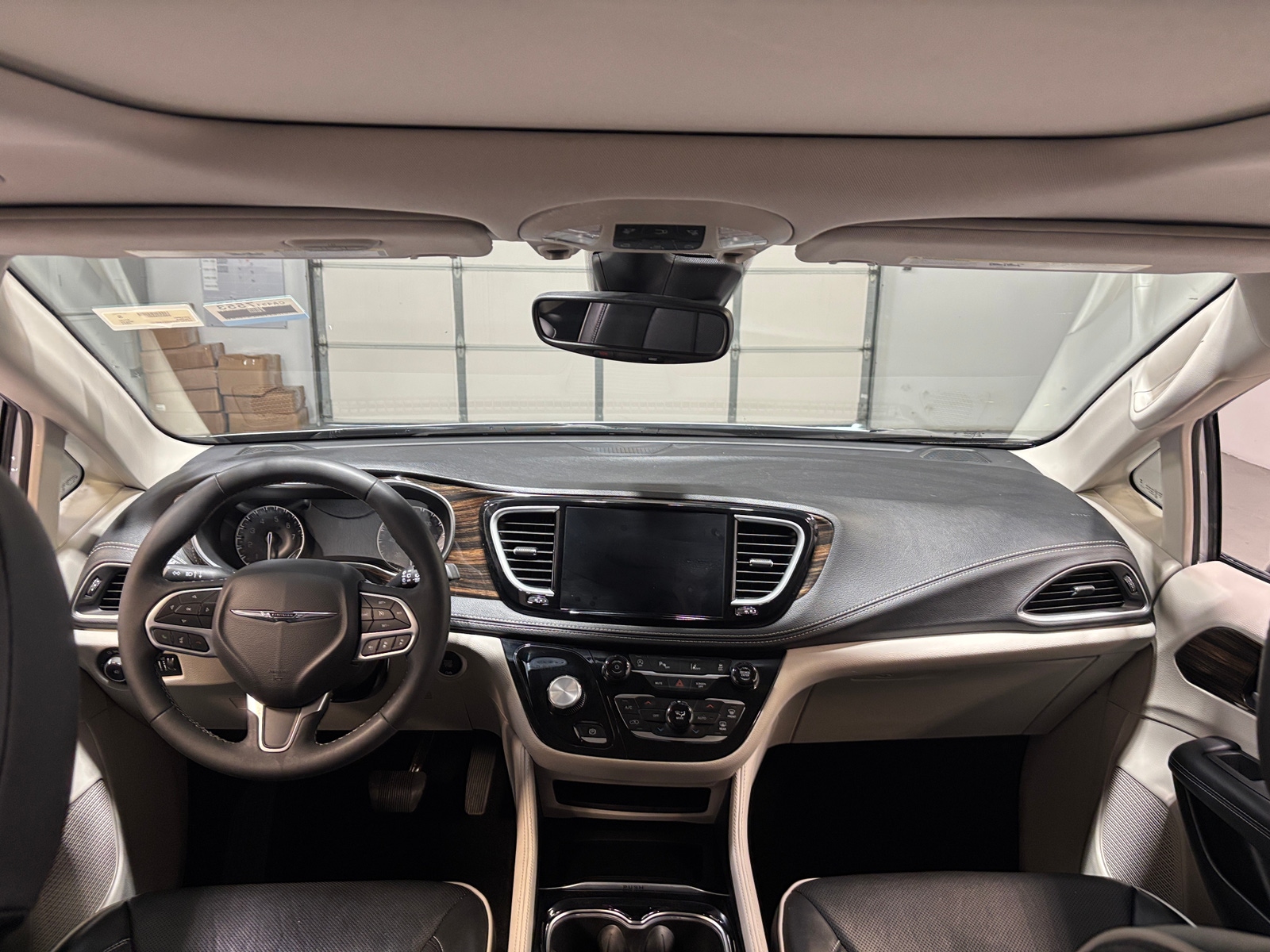 Thumbnail: 2024 Chrysler Pacifica - 3