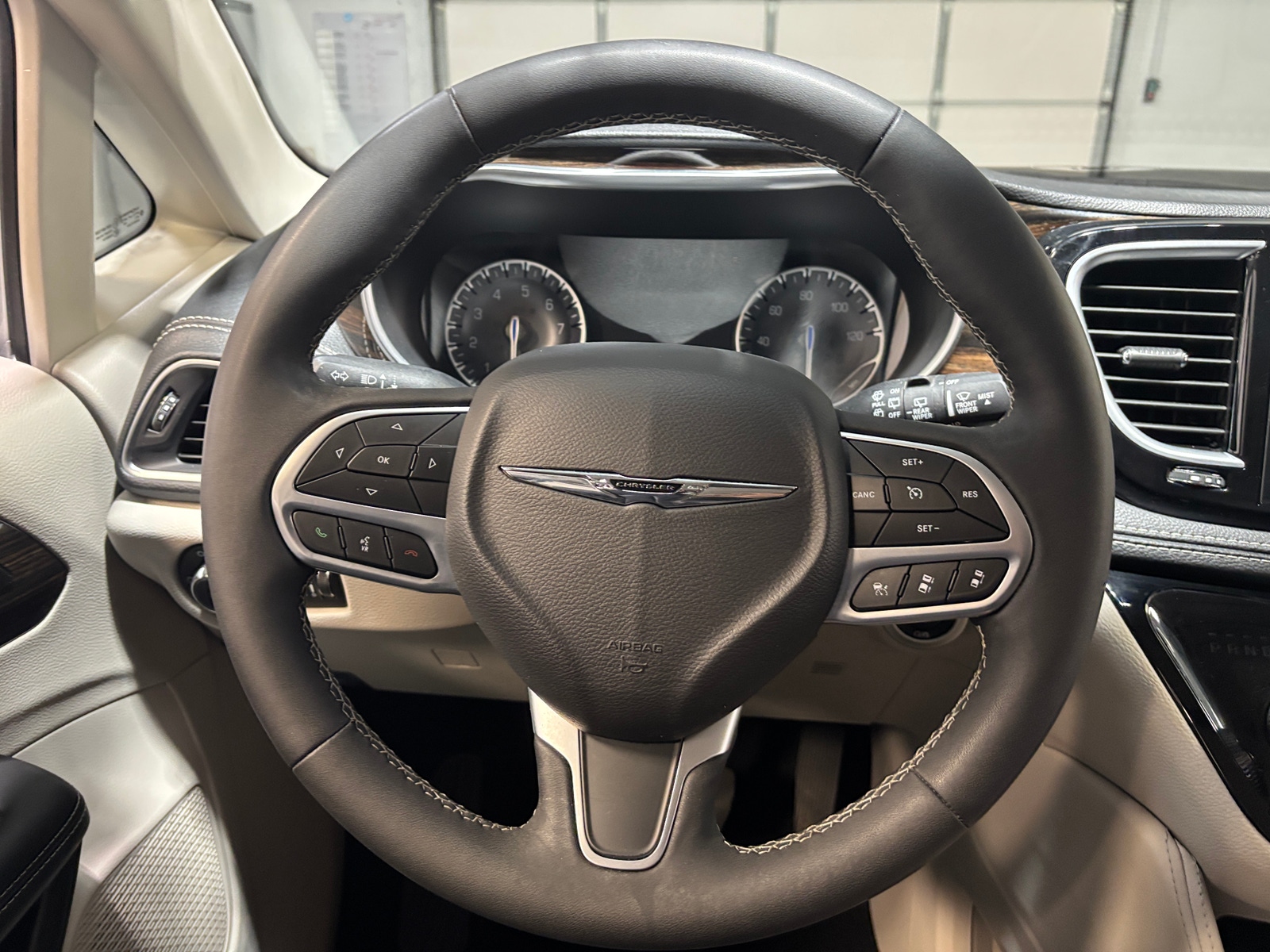 Thumbnail: 2024 Chrysler Pacifica - 5