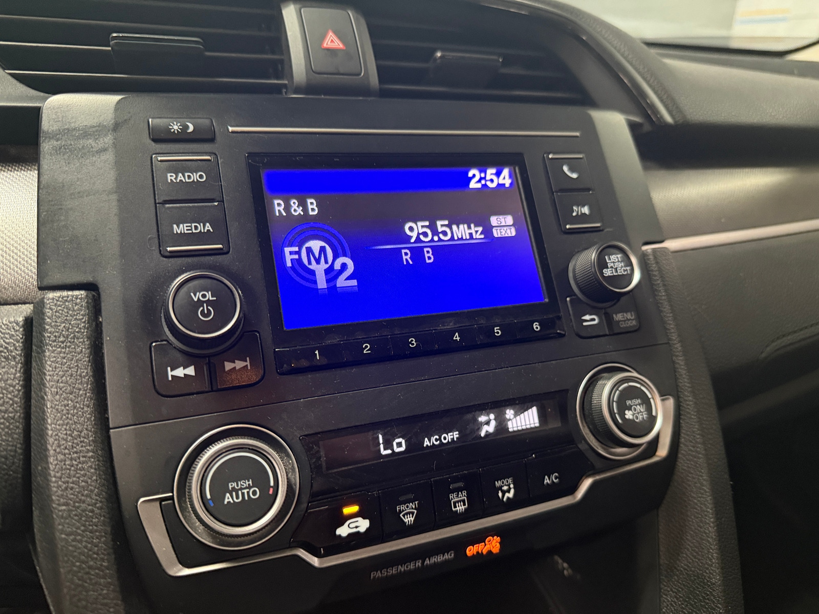 Thumbnail: 2016 Honda Civic - 4