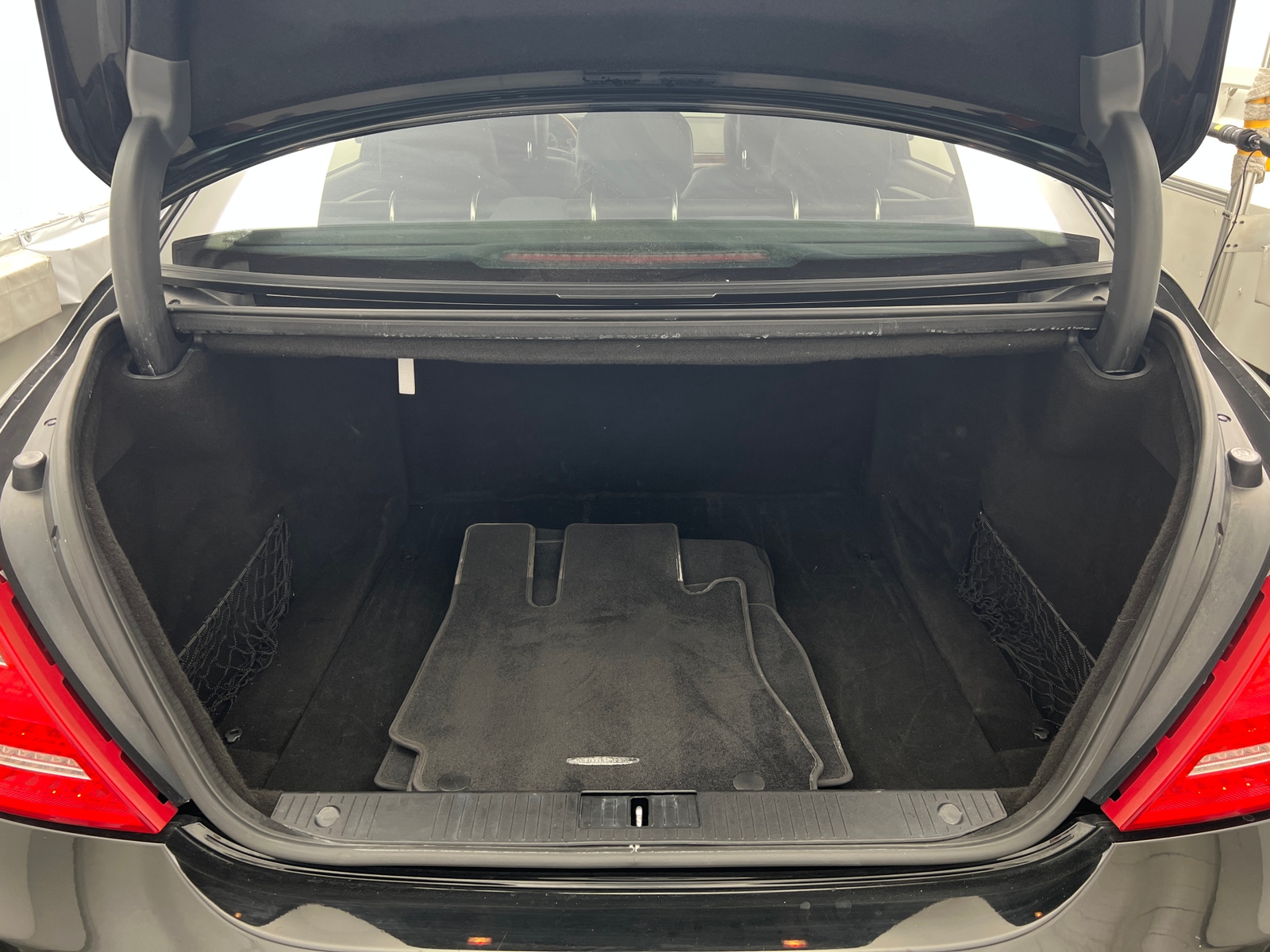 Thumbnail: 2011 Mercedes-Benz S-Class - 6