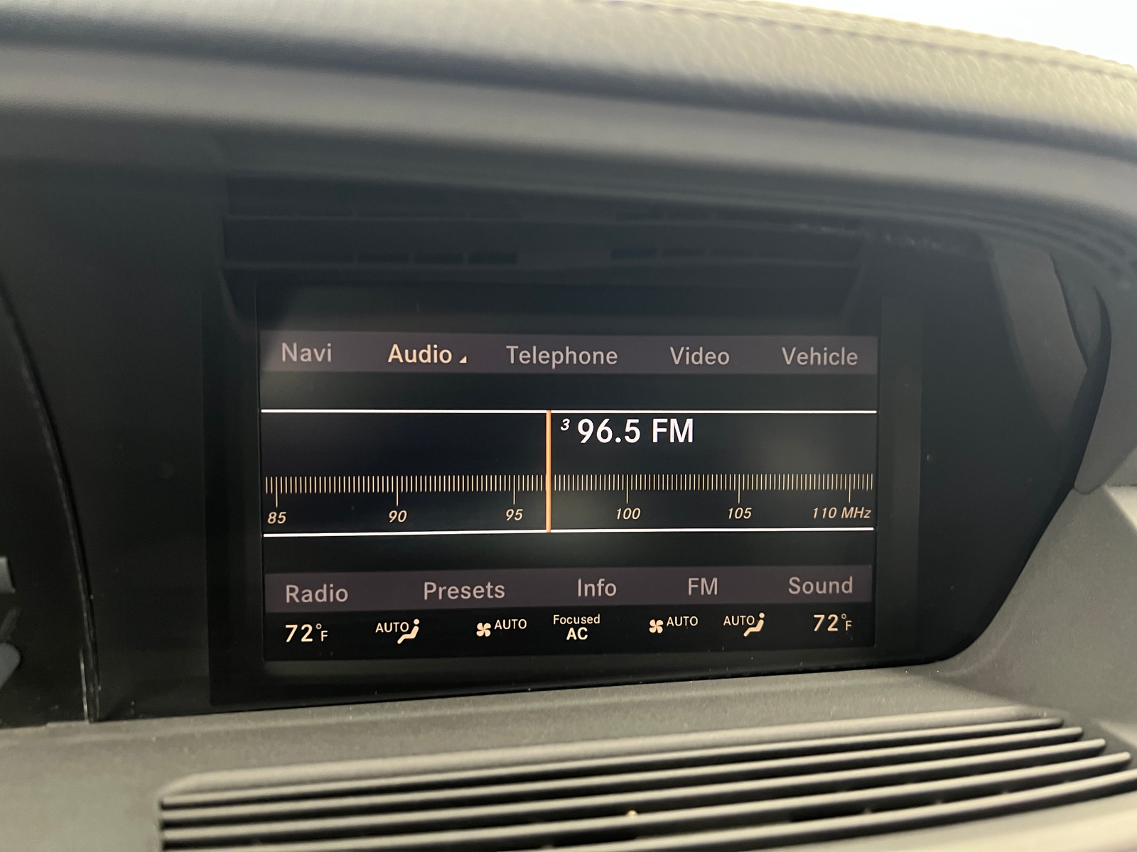 Thumbnail: 2011 Mercedes-Benz S-Class - 3