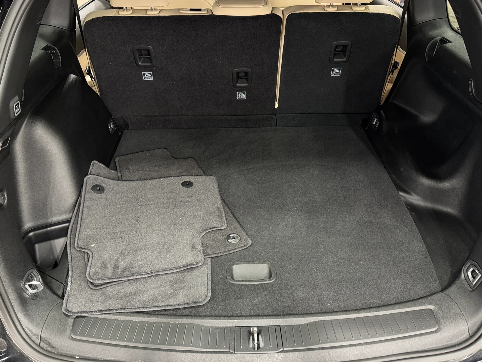 Thumbnail: 2023 Jeep Grand Cherokee - 6