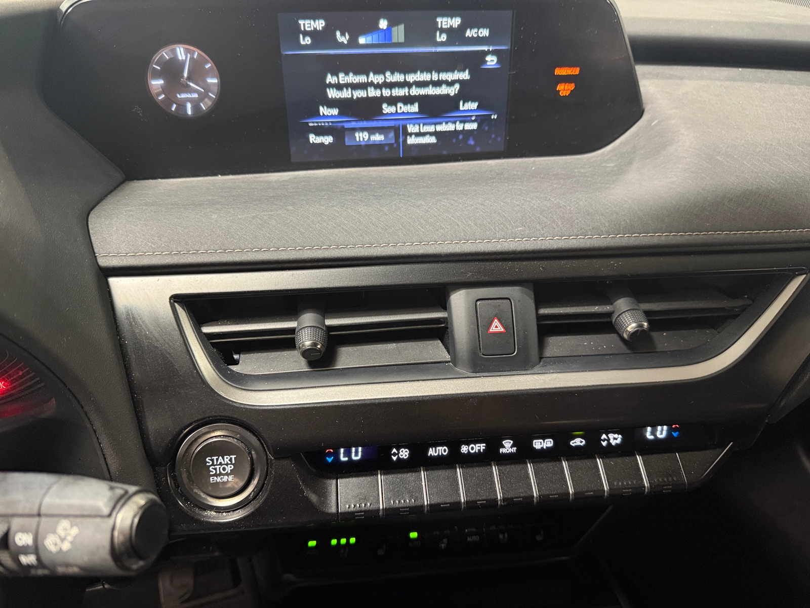 Thumbnail: 2019 Lexus UX - 3