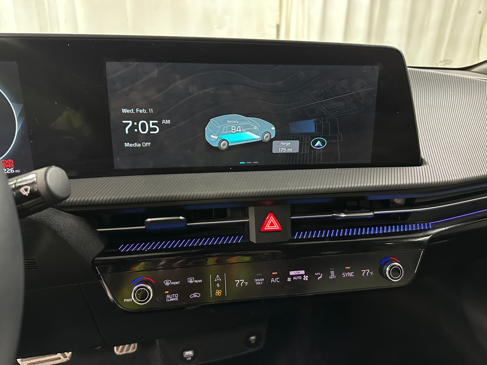 Thumbnail: 2022 Kia EV6 - 3