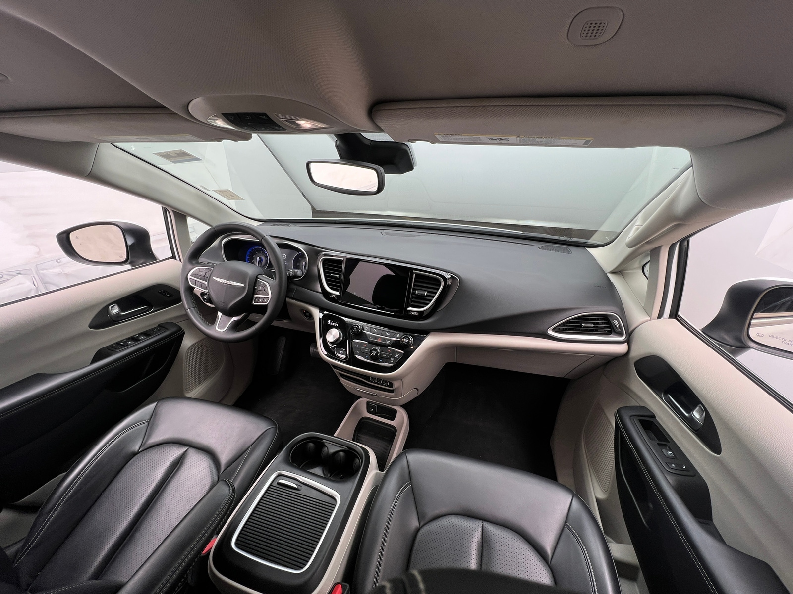 Thumbnail: 2023 Chrysler Pacifica - 2