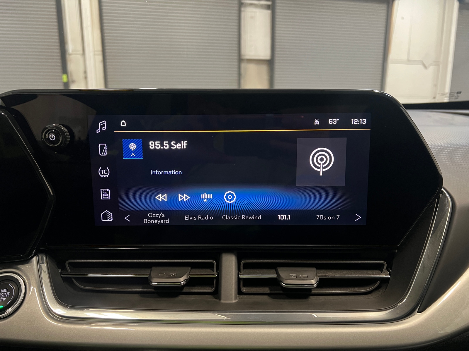 Thumbnail: 2025 Chevrolet Trax - 4