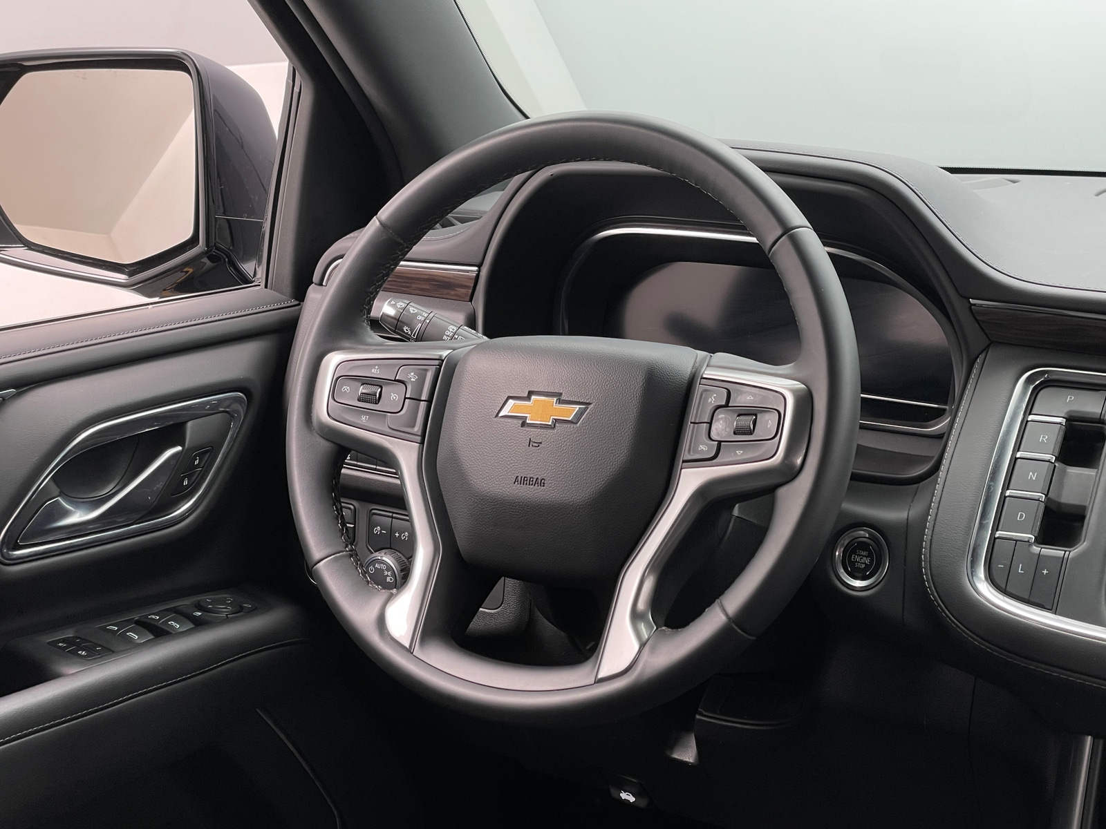 Thumbnail: 2023 Chevrolet Suburban - 4