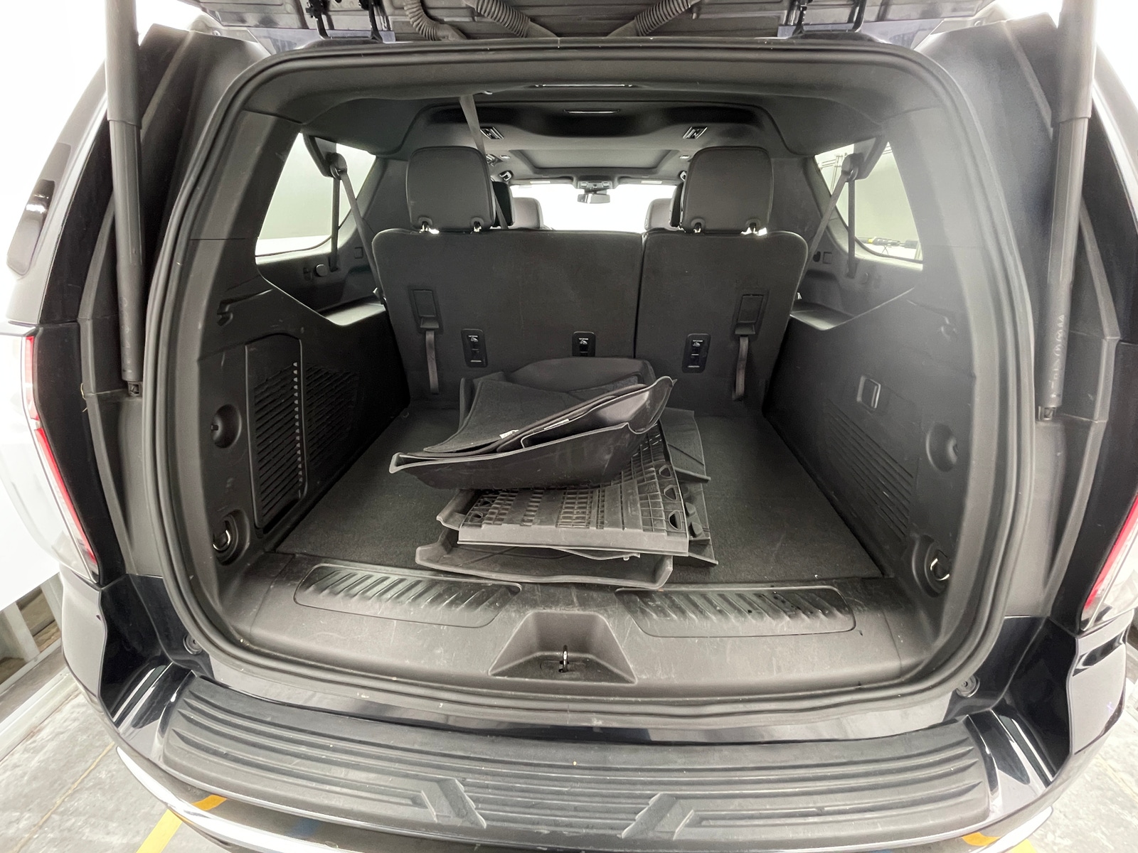 Thumbnail: 2023 Chevrolet Suburban - 6