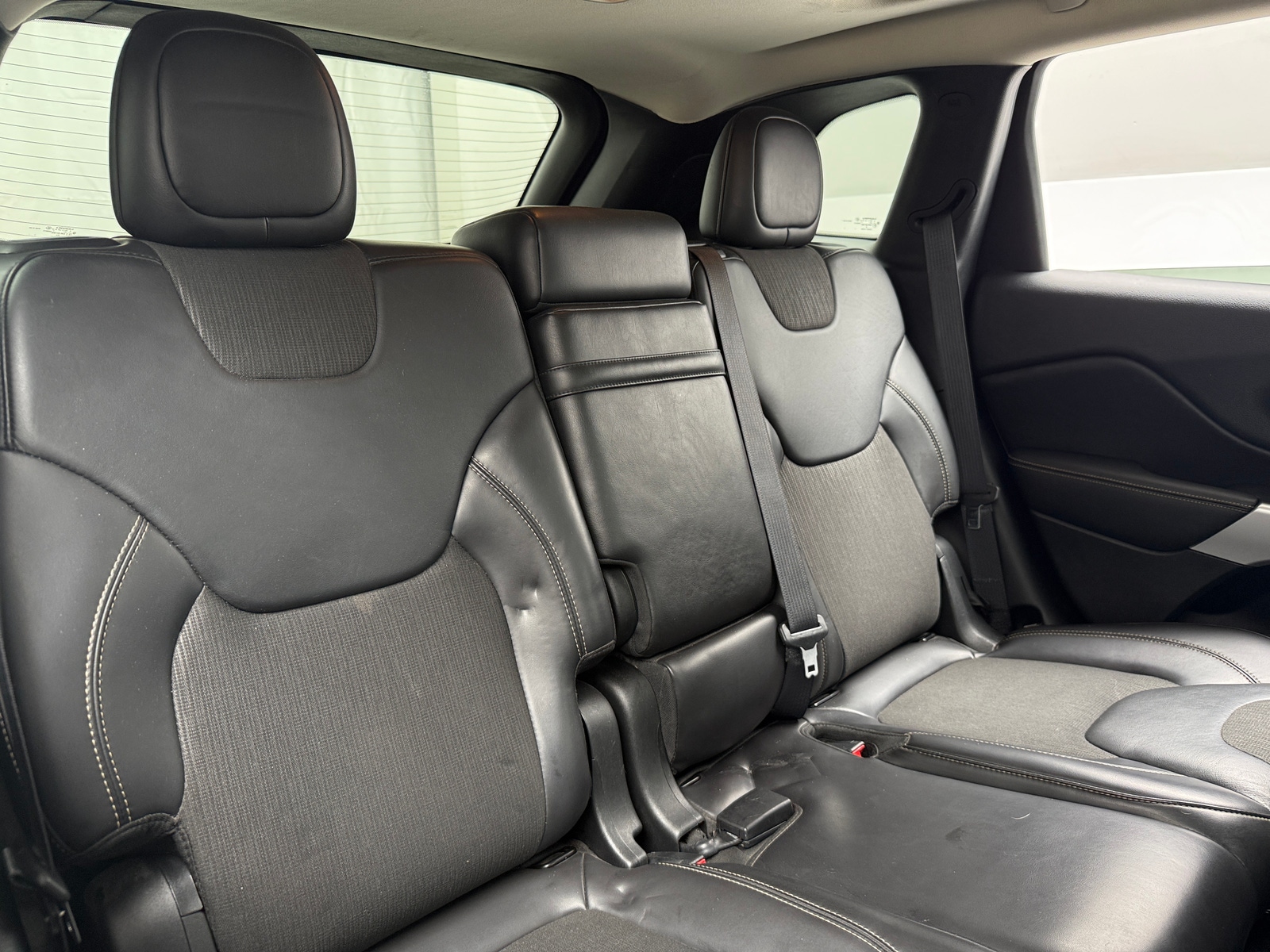 Thumbnail: 2018 Jeep Cherokee - 6