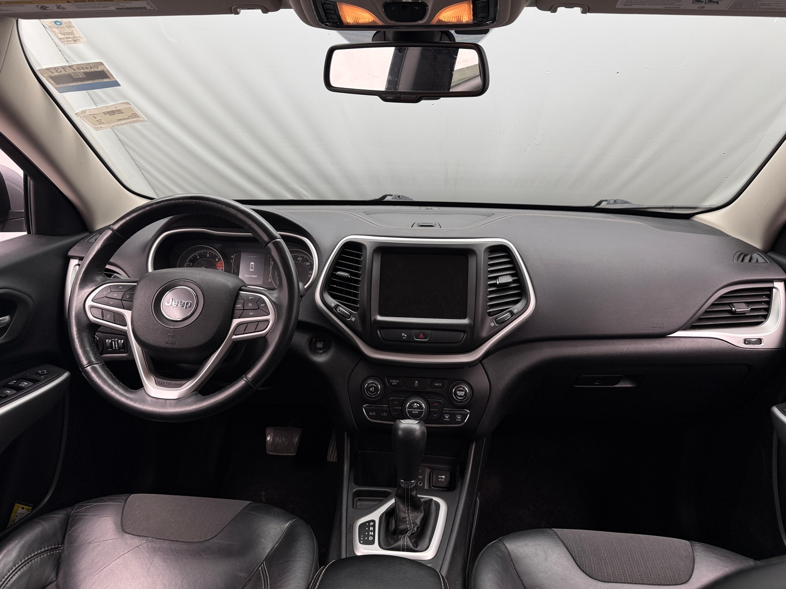 Thumbnail: 2018 Jeep Cherokee - 3